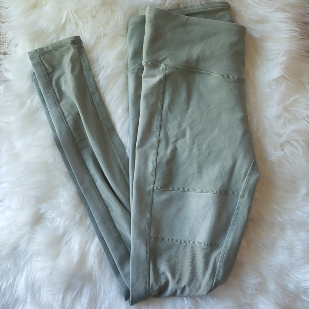 Alo Yoga | Lean Mesh Legging | Sea Mist | Size S | EUC